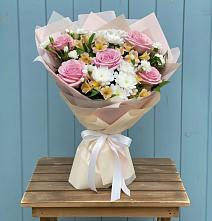 Букет цветов из:  Гвоздики, Орхидеи и Розы #REPLACE_PRED# Октябрьском Республики Крым