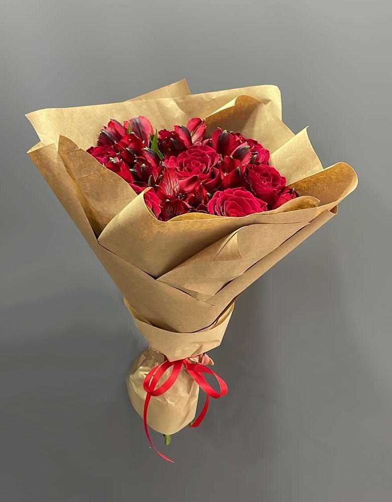 Букет цветов из: Альстромерии и Розы в Октябрьском Республики Крым