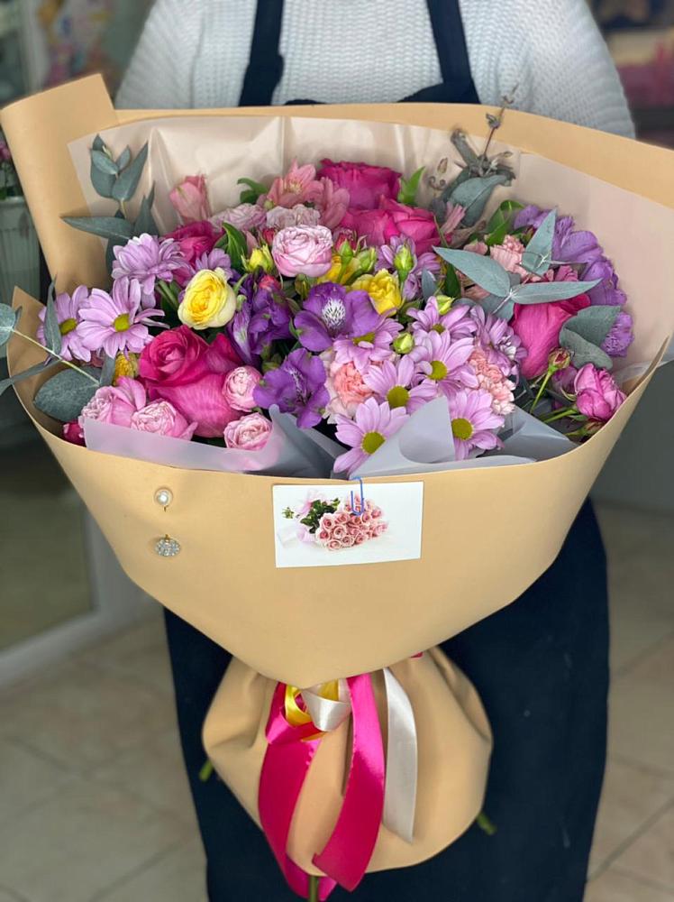 Букет цветов из: Хризантемы, Гвоздики и Альстромерии в Октябрьском Республики Крым