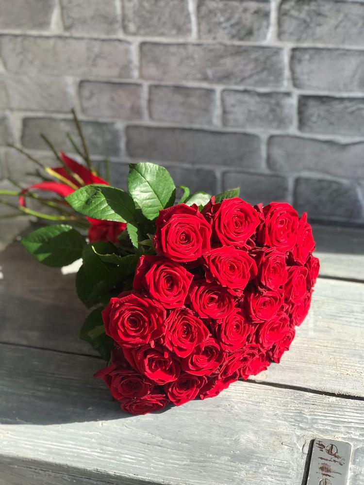 Букет Красные розы Фридом в Октябрьском Республики Крым
