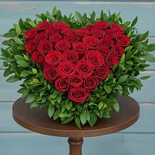 Цветочная композиция из Розы в виде сердца в Октябрьском Республики Крым