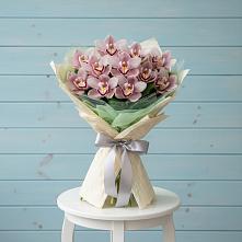 Букет цветов из:  Орхидеи и Розы в Октябрьском Республики Крым