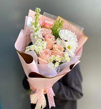 Букет цветов из:  Хризантемы и Розы в Октябрьском Республики Крым