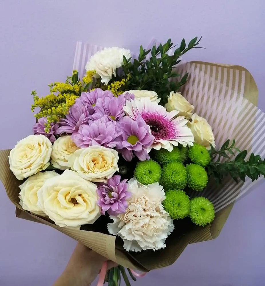 Букет цветов из: Хризантемы, Розы, Гвоздики и Герберы в Октябрьском Республики Крым