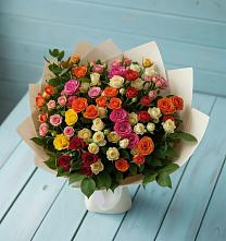 Букет Микс из разноцветных кустовых роз в Октябрьском Республики Крым