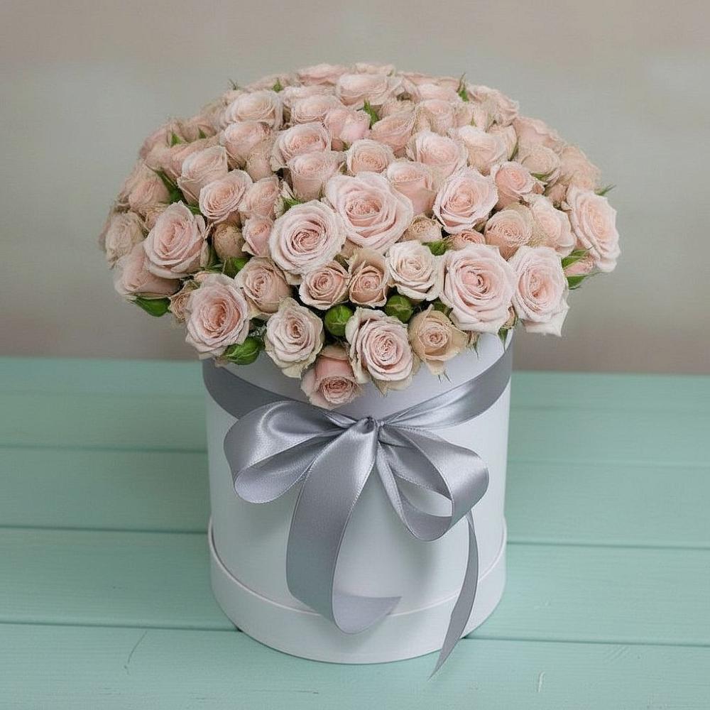 Цветочная композиция из Розы в шляпной коробке в Октябрьском Республики Крым