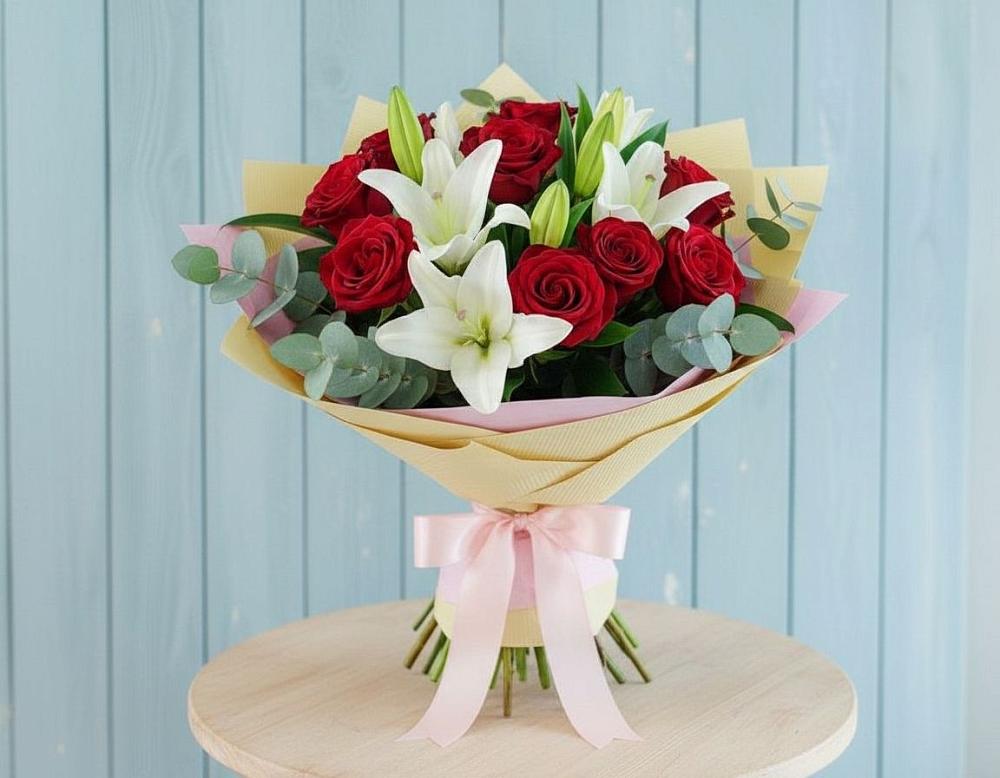 Букет цветов из: Лилии и Розы в Октябрьском Республики Крым